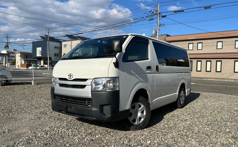 ハイエースバン DX