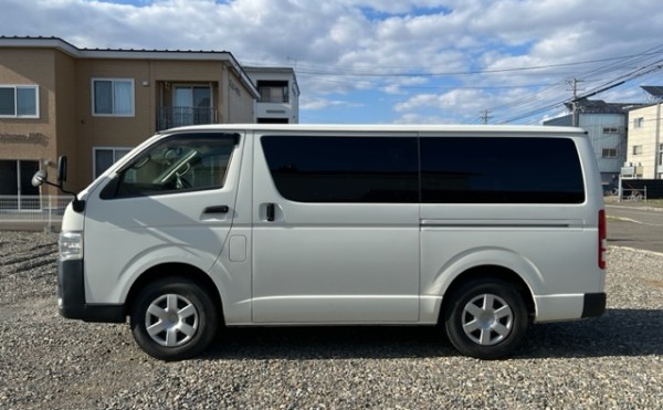 ハイエースバン（2015年）が入荷しました