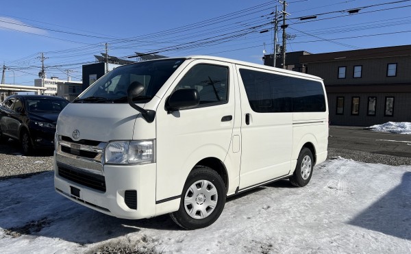 ハイエースバン（2018年）が入荷しました